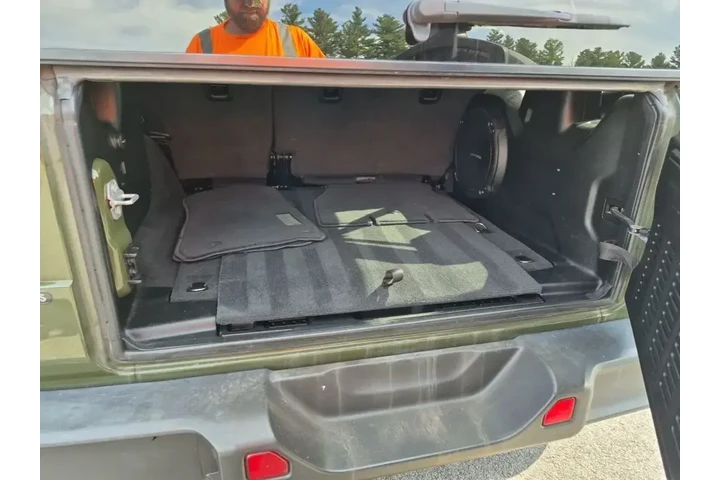 $27900 : Jeep Wrangler 2023 4x4 Sahar image 6