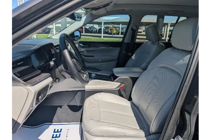 $30600 : Jeep Grand Cherokee 2022 4x4 image 7