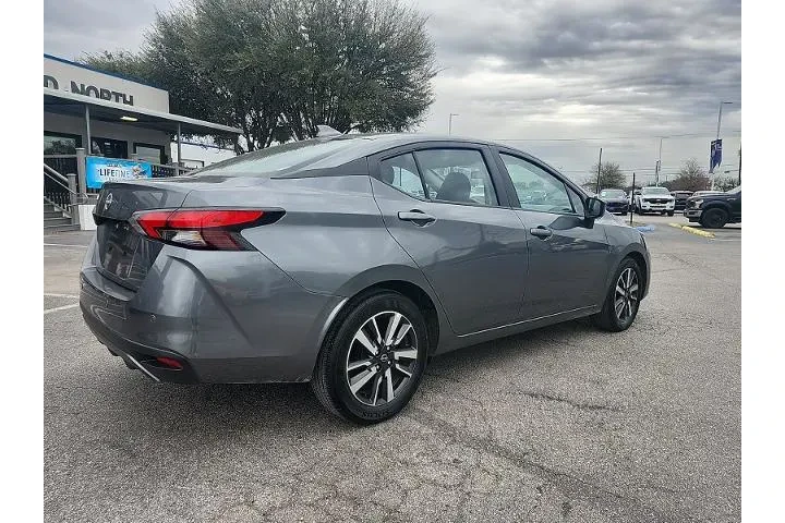 $16998 : Nissan Versa 2025 SV 4dr Sed image 3