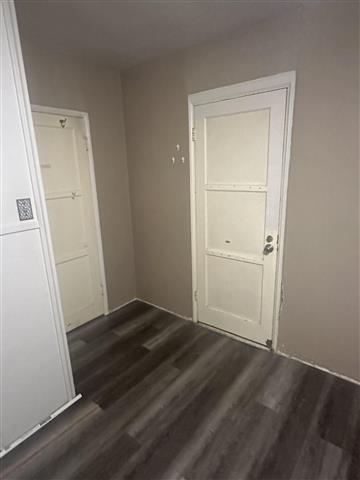 $8000 : CUARTO EN RIVERSIDE PARA HOMBR image 1