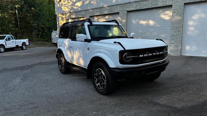 $45700 : PRE-OWNED 2022 FORD BRONCO OU image 7