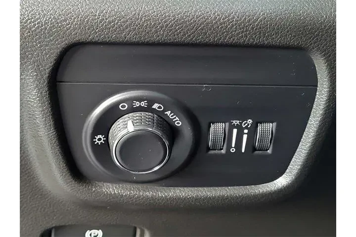 $32905 : Jeep Grand Cherokee 2023 4x4 image 8