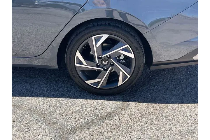 $27020 : Hyundai ELANTRA 2025 SEL Con image 5