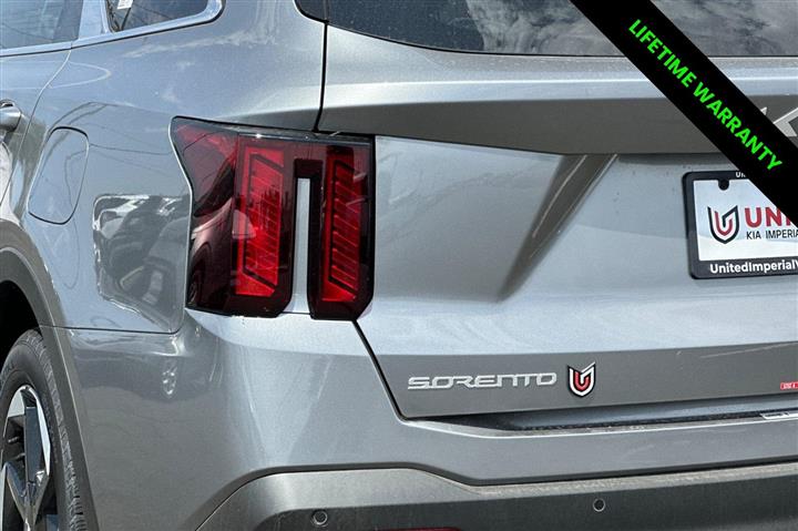 $48590 : New 2025 Sorento Plug-In Hybr image 7