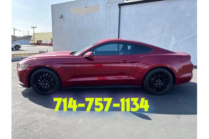 2017 Ford Mustang GT Coupe image 2