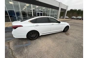 $17870 : Genesis G80 2018 3.3T Sport thumbnail