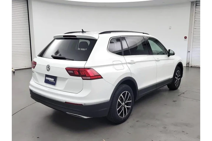 $22998 : Volkswagen Tiguan 2021 SE 4d image 5