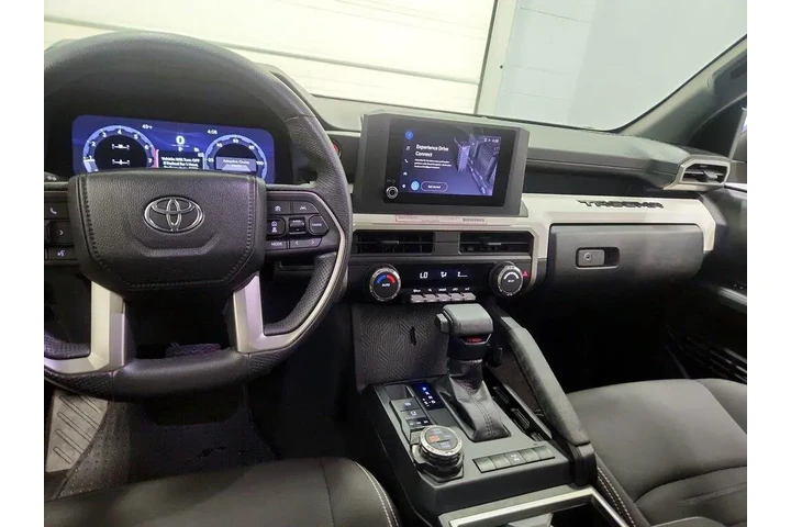 $37998 : Toyota Tacoma 2024 4x4 TRD S image 9