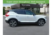 $18199 : Volvo XC40 2019 AWD T5 R-Des thumbnail