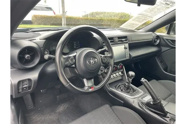 $28567 : Toyota GR86 2022 2dr Coupe 6 image 10