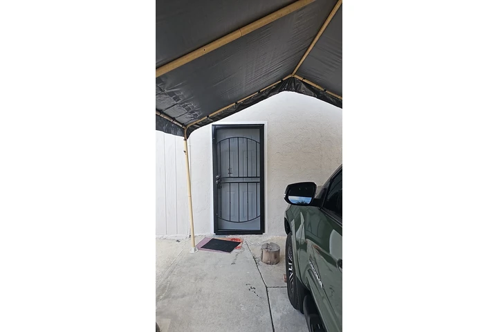 $1 : STUDIO FOR RENT image 2