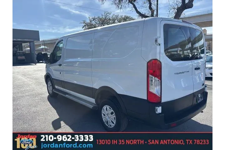 $28660 : Ford Transit 2021 250 3dr SW image 4