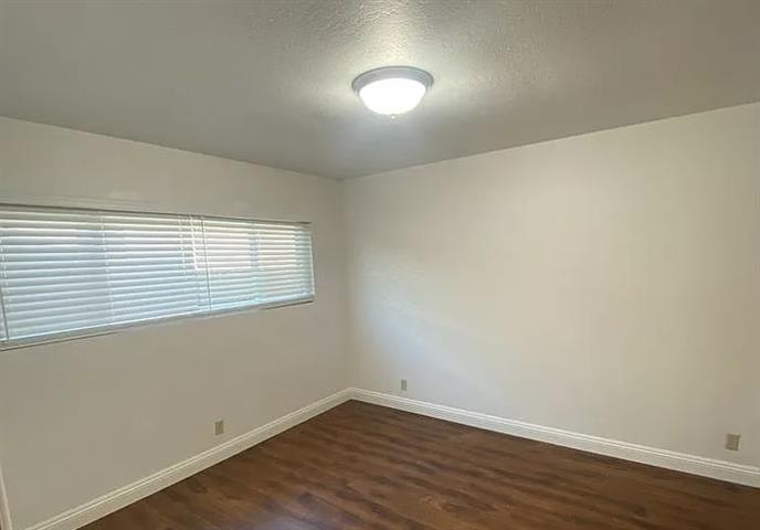 $1500 : 5084 College Ave, Riverside CA image 6