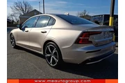 $21610 : Volvo S60 2024 B5 Plus Dark thumbnail