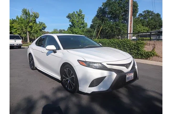 $17995 : Toyota Camry 2019 SE 4dr Sed image 1