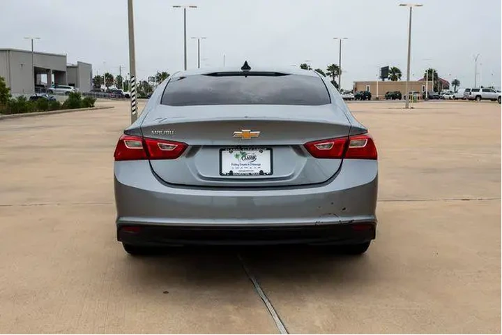 $17764 : Chevrolet Malibu 2023 LS Fle image 2