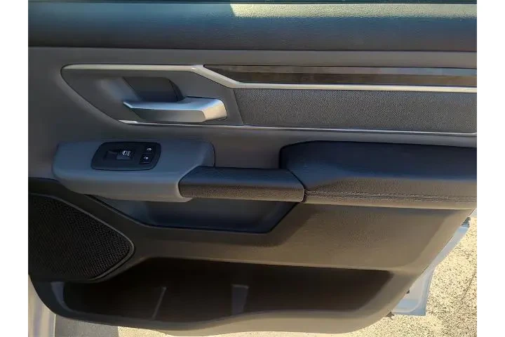 $25994 : Ram 1500 2021 4x2 Big Horn 4 image 9