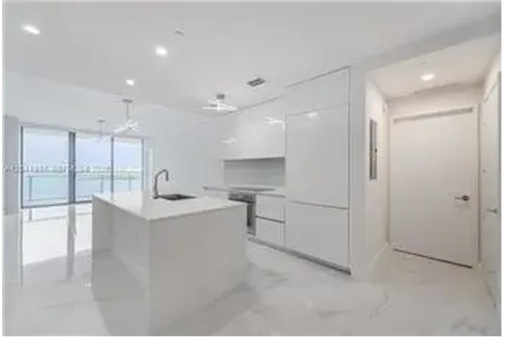$6200 : Rental property with 1 bedro image 8