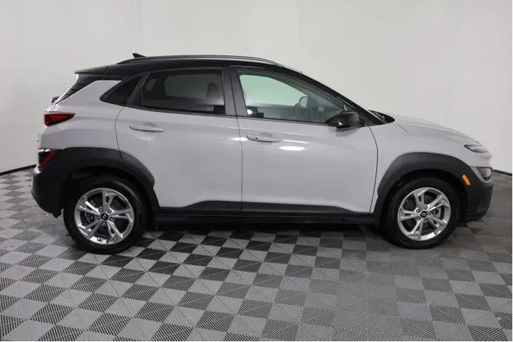 $20989 : Hyundai KONA 2023 AWD SEL 4d image 9