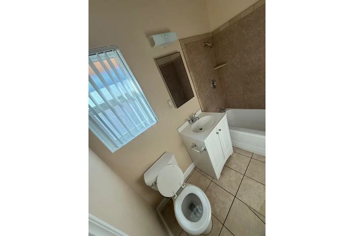 $1695 : APARTAMENTO DE 1 RECAMARA image 6