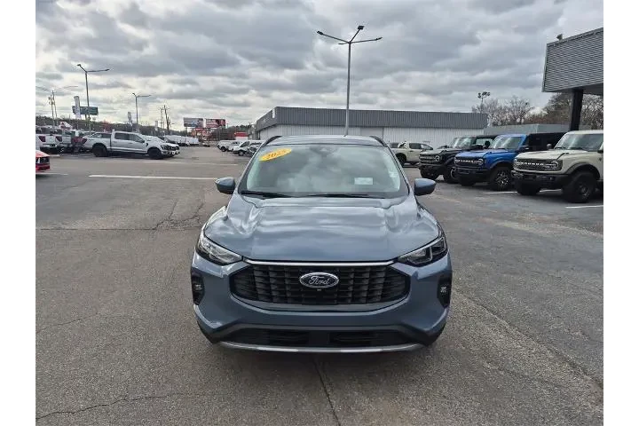 $28224 : Ford Escape Plug-In Hybrid 2 image 3