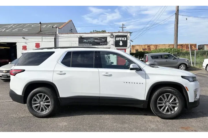$19995 : 2023 Traverse LT image 5