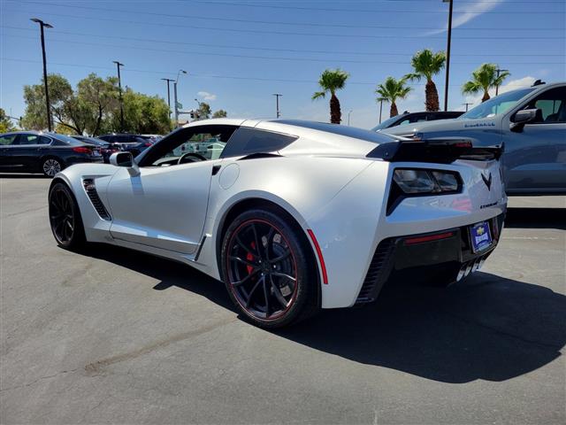 $64743 : Pre-Owned 2015 Corvette Z06 1 image 4