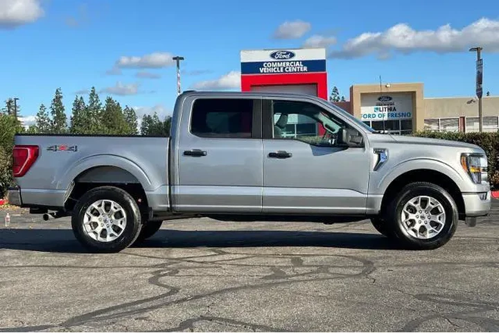 $35741 : Ford F-150 2023 4x4 XLT 4dr image 9