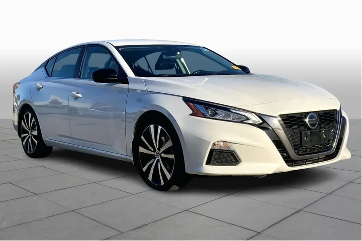 $12991 : Nissan Altima 2022 2.5 SR 4d image 2