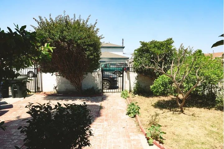 $1600 : East Los Angeles Renta🏡 image 2