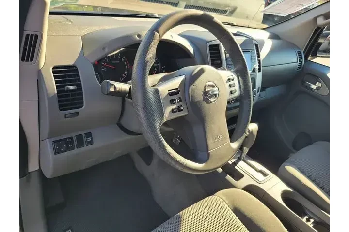 $14830 : Nissan Frontier 2016 4x2 S 4 image 9