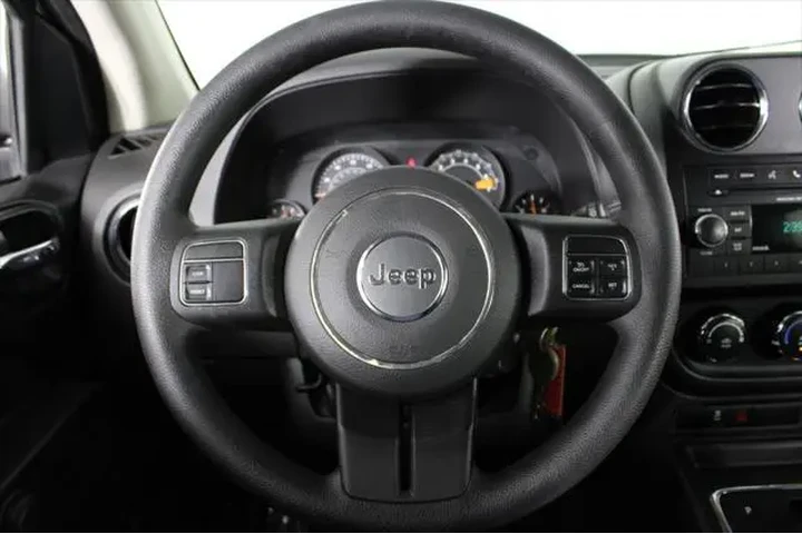 $12520 : Jeep Compass 2017 4X4 Sport image 6