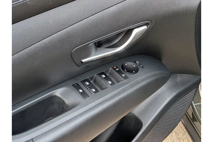 $26577 : Hyundai SANTA CRUZ 2025 SEL image 9