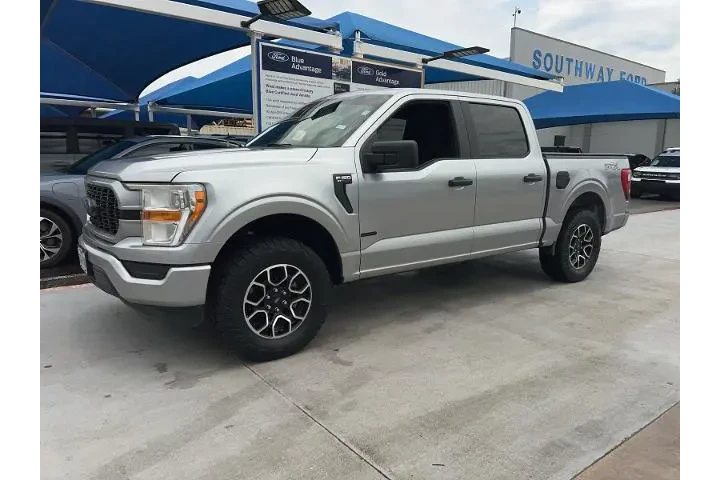 $32773 : Ford F-150 2022 4x2 XL 4dr S image 2