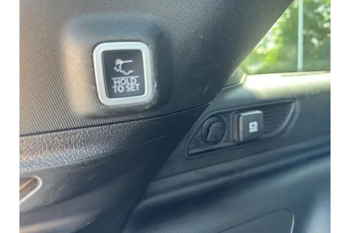 $28400 : Jeep Grand Cherokee 2024 4x4 image 8