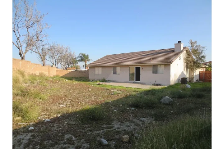 $1200 : Rialto- 3 Recamaras image 9