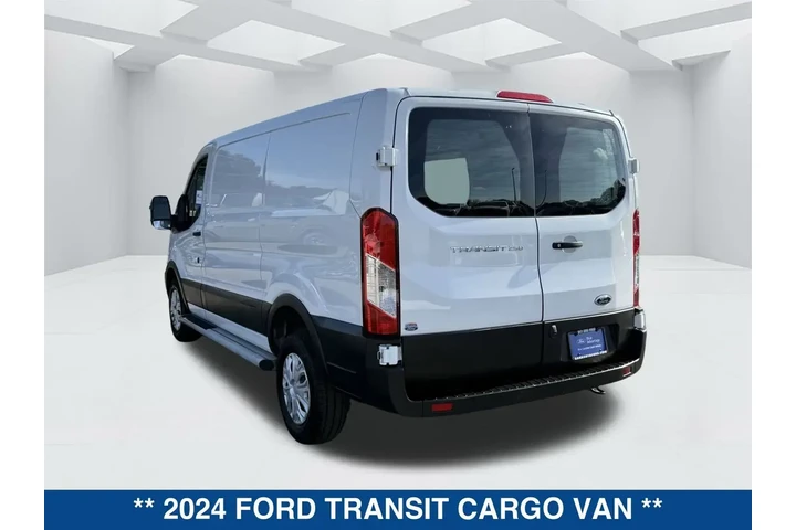 $35497 : Ford Transit 2024 250 3dr SW image 6