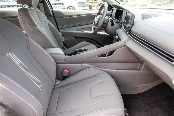 $22583 : Hyundai ELANTRA 2025 SEL Spo image 9