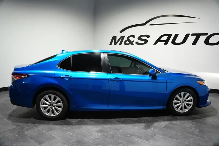 $18555 : 2019 Camry image 8