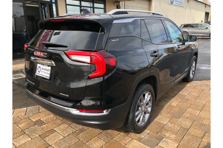 $24234 : 2024 GMC Terrain SLT AWD image 3