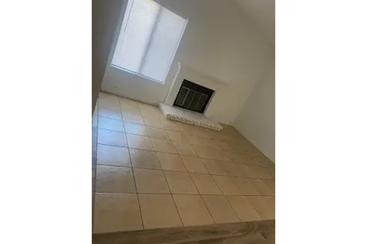 PALMDALE SE RENTA  CASA image 6