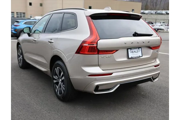 $33900 : Volvo XC60 2025 AWD B5 Core image 5