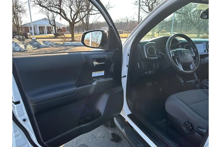 $35000 : Silver Certified2019 TACOMA image 2