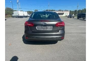 $9990 : Ford Focus 2018 SE 4dr Sedan thumbnail