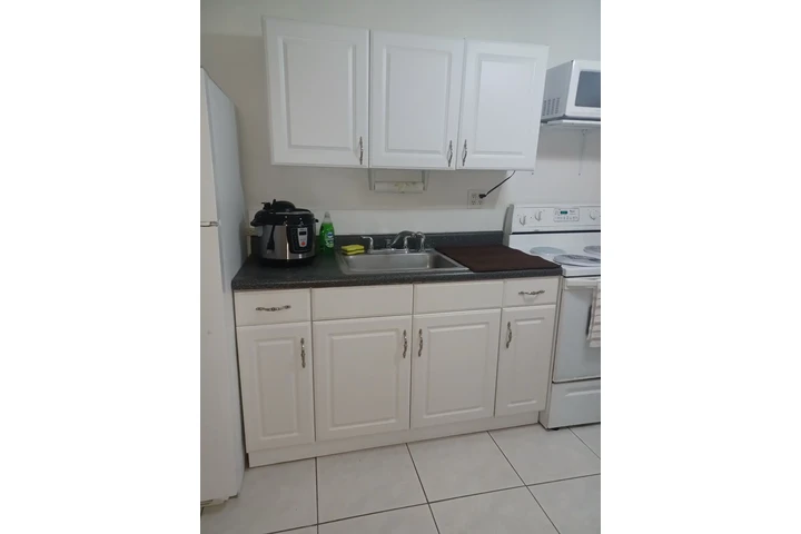 $1600 : Renta de efficiency image 1