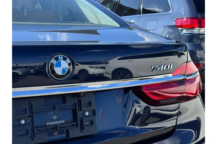 $27495 : BMW 7 Series 2019 AWD 740i x image 7