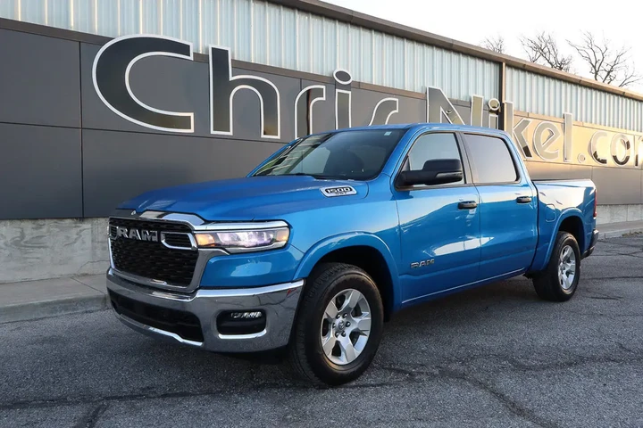 $38988 : 2025 1500 Big Horn 4x4 Crew C image 1