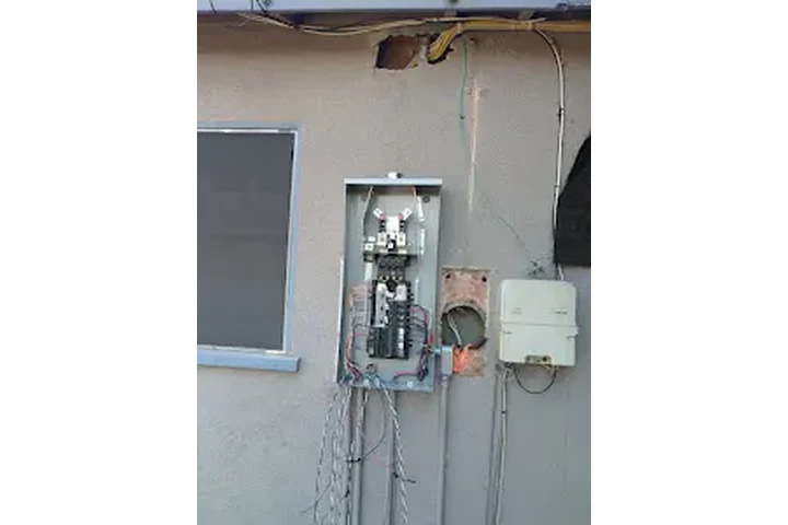 ELECTRICISTA CERCA DE TI image 3