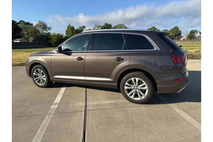 $15999 : Audi Q7 2018 AWD 3.0T quattr image 6