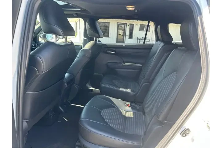 $29995 : 2021 TOYOTA HIGHLANDERXSE SPO image 3